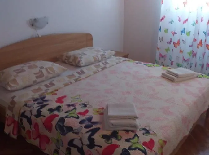 Guest House Silvia Rab Town