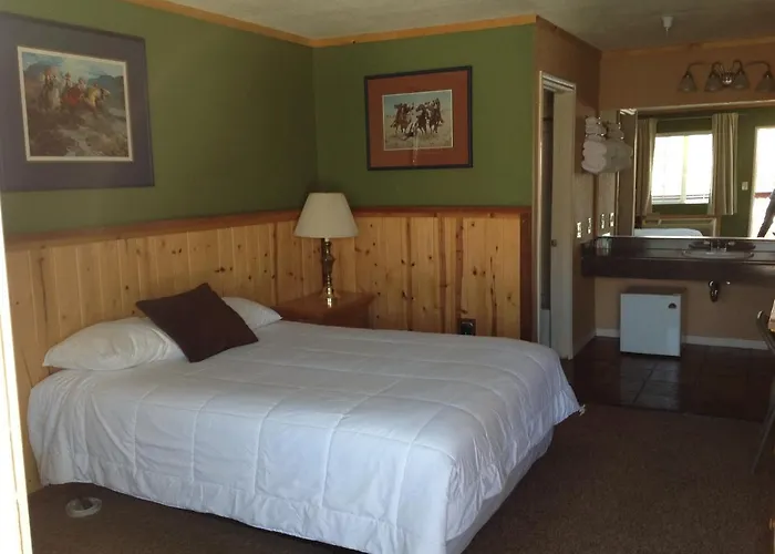 Lone Pine Hotels