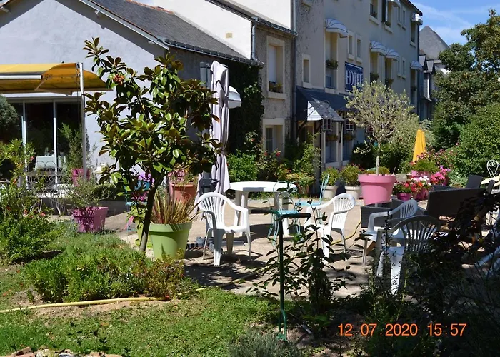 Brissac-Quince Hotels
