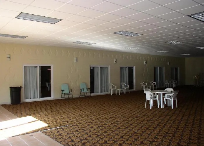 Budget Inn Fairmont