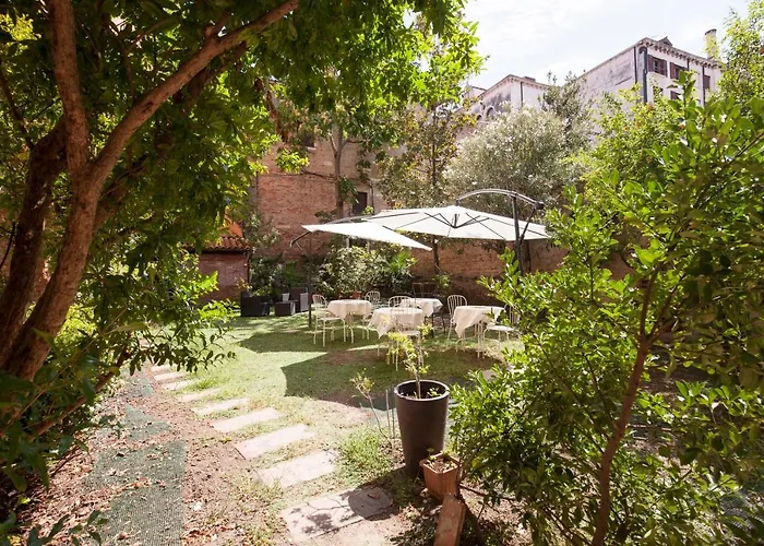 Casa Del Melograno