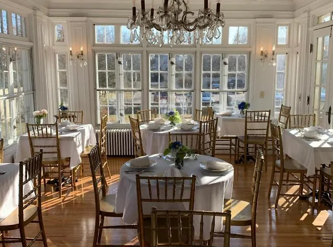 Edgewood Manor Inn Bed And Breakfast Providence