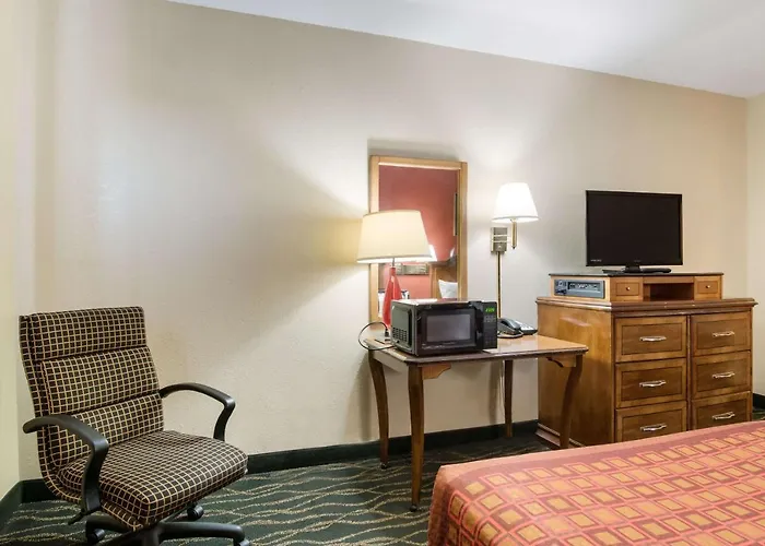 Wormleysburg Hotels