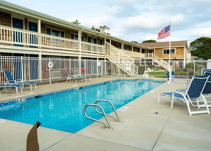 Falmouth Hotels