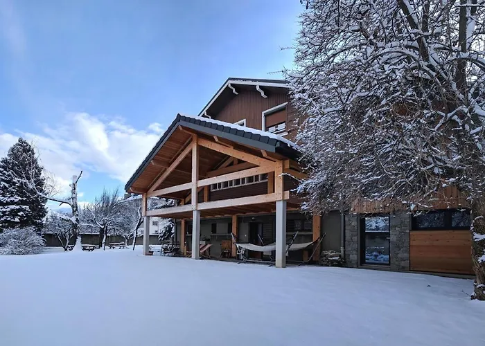 Chalet Les Cols - Chambres avec terrasse&jardin - proche de la nouvelle gare Saint-Jean-de-Maurienne
