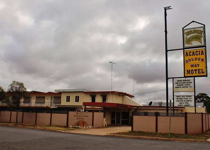 West Wyalong Hotels