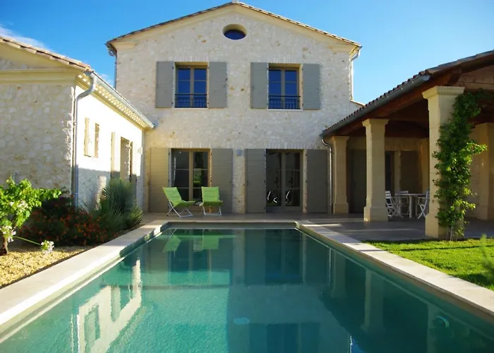 Uzes Decouvertes