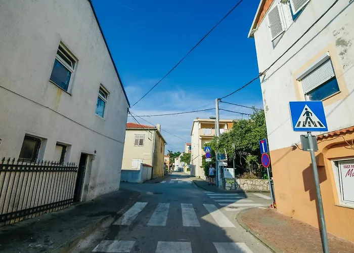 Skunca'S House (Adults Only)