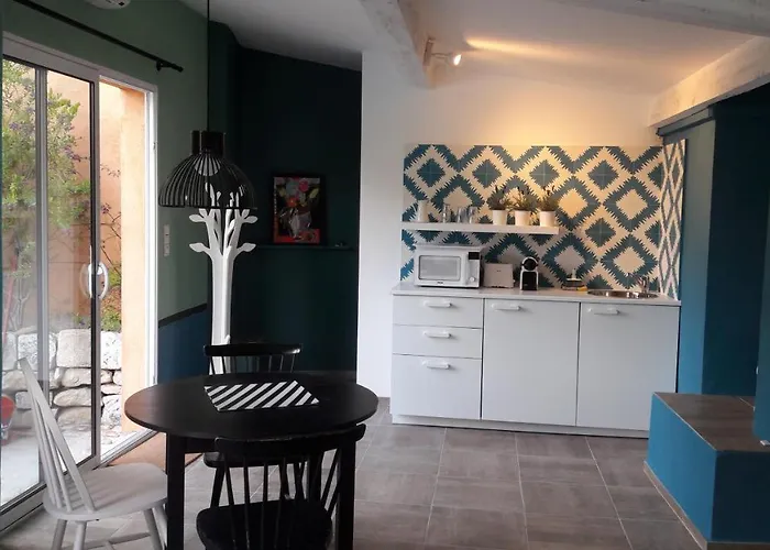 Hotel La Grenotte au Castellet à Le Castellet 