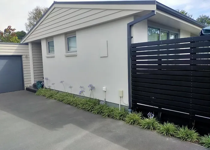 Bed & Breakfast In The Heart Of Fendalton Christchurch