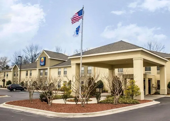 Clinton Hotels