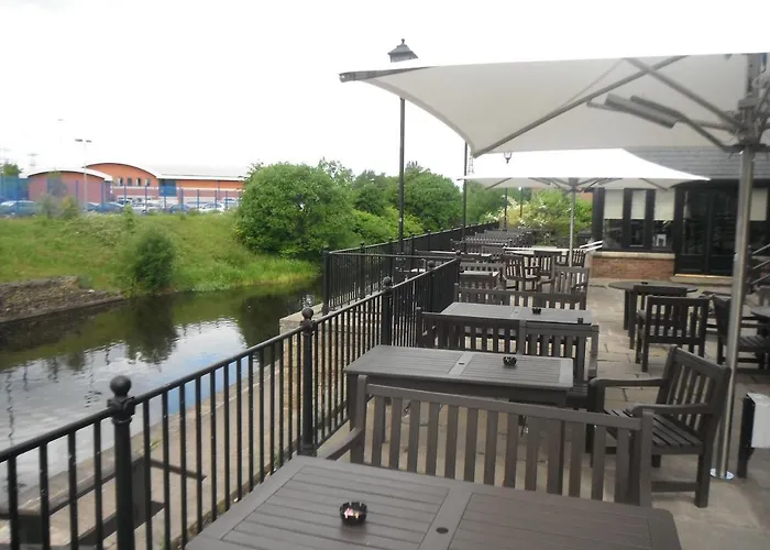 Oldham Hotels