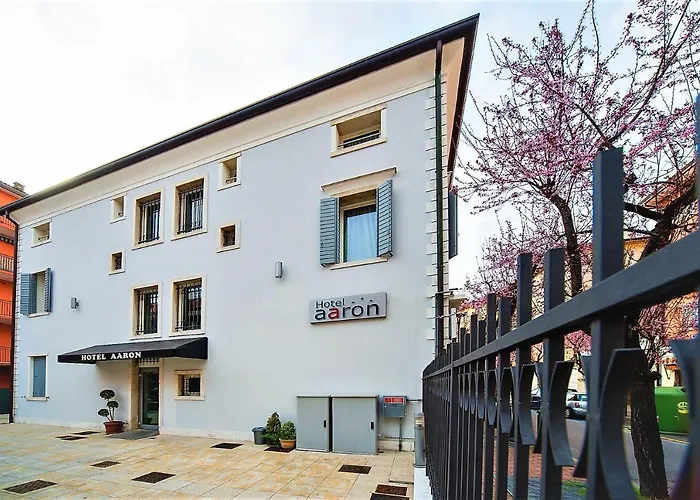 Hotel Aaron Mestre