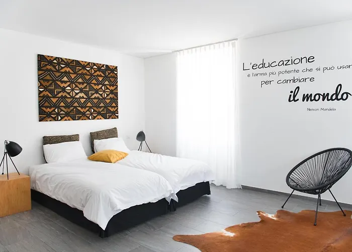 Salotto Bre - Bed & Breakfast Charming Rooms