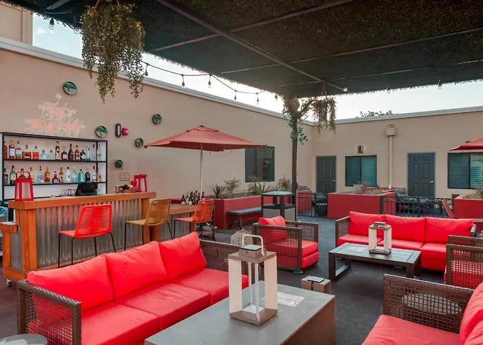 Santa Clarita Hotels