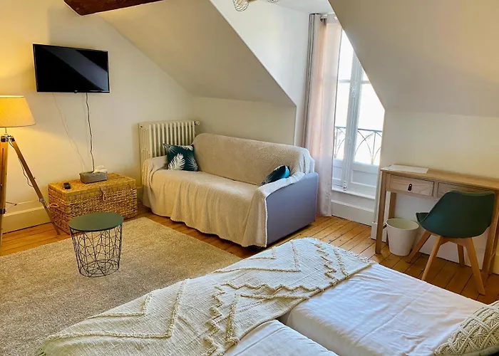 Hotels in Bourbon-Lancy