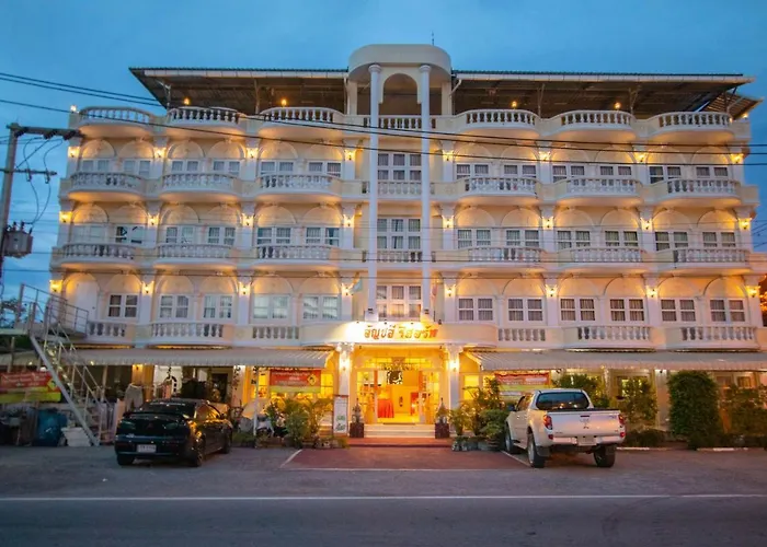 Hôtels à Bang Saphan