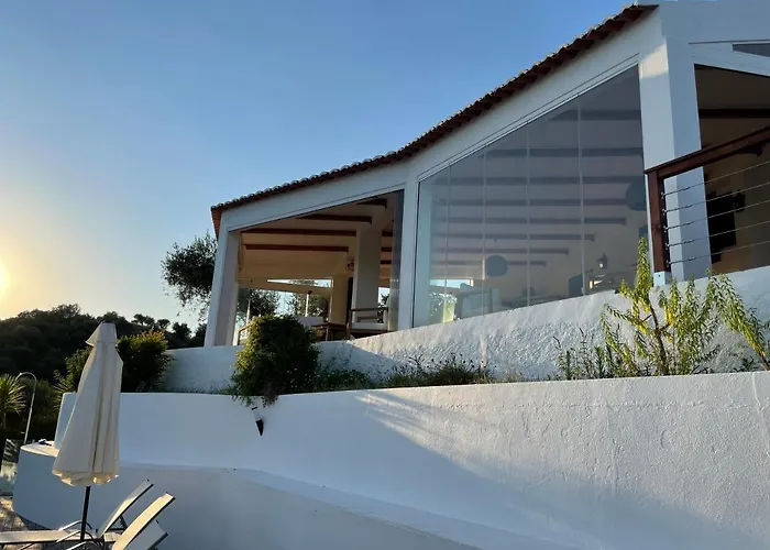 Montes De Charme Acomodação com café da manhã Benavila