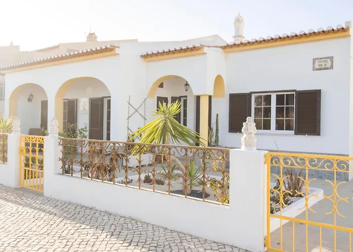 Lemontree Eco Surfhouse Hotel Sagres
