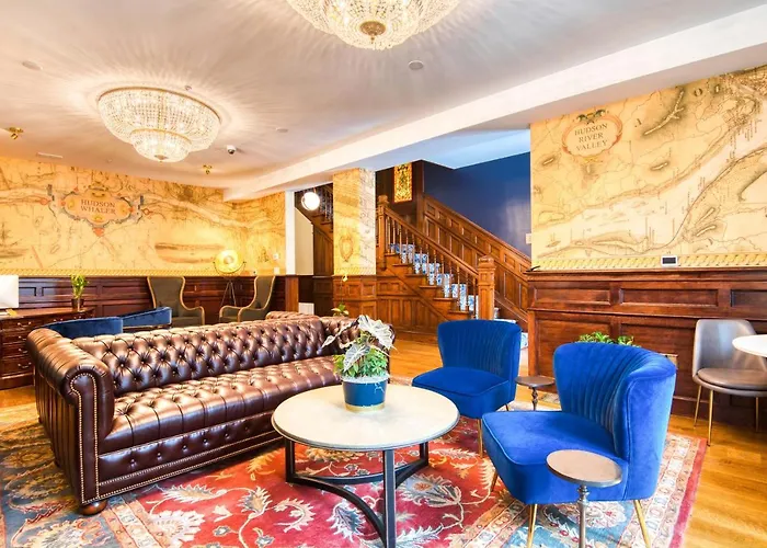 The Hudson Whaler Hotel
