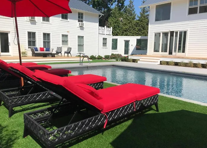 Seven Resort Style Inn Near Beach Shelter Island Heights