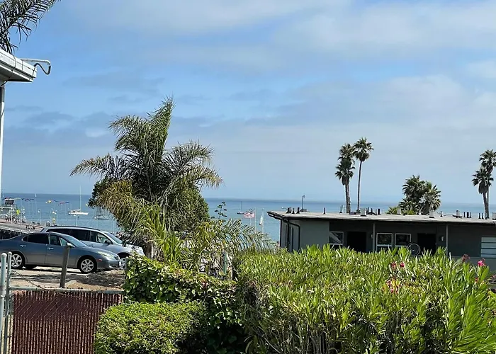 Edgewater Beach Inn & Suites Santa Cruz