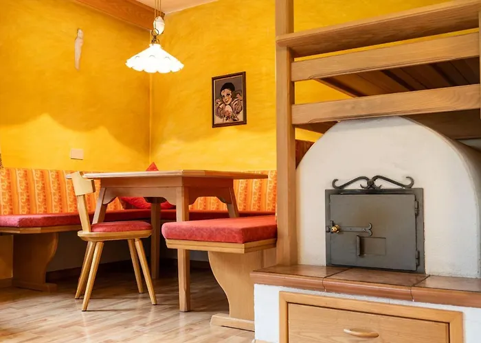 Bed and Breakfast Garni Juri La Villa 
