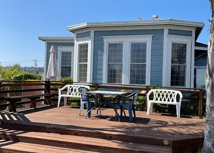 Edgewater Beach Inn & Suites Santa Cruz