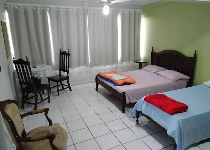 Quartos Em Casa Proxima A Praia