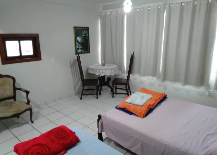 Quartos Em Casa Proxima A Praia