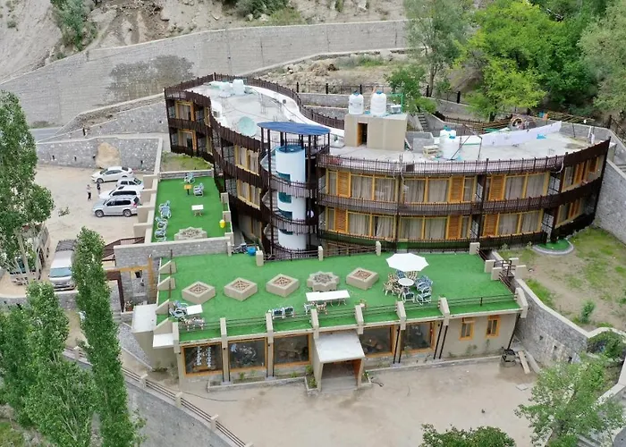 Luxury Hotels in Karimabad (Hunza)
