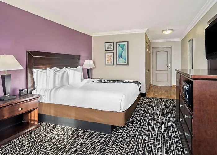 La Quinta By Wyndham Temecula Hotel