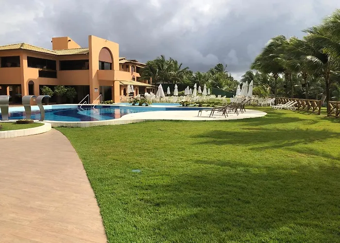2 Suítes, Guarajuba, piscina frente mar