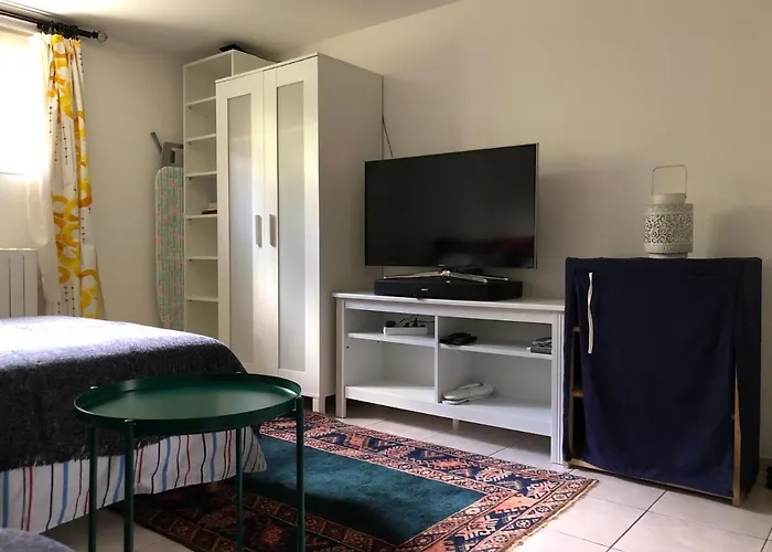 Room In House Near Lycee International St Germain En Laye Saint-Germain-en-Laye