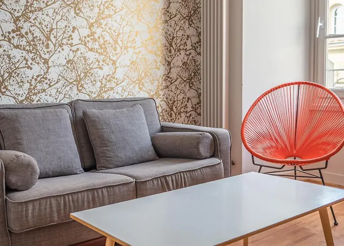 Loudun Hotels