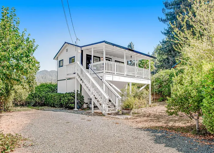 Guerneville Hotels