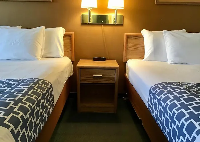Powell Hotels