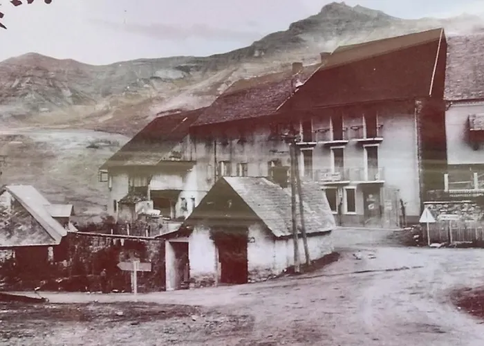 Hôtels à Saint-Leger-les-Melezes