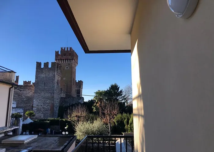 Castello Centro Storico Hotel Lazise