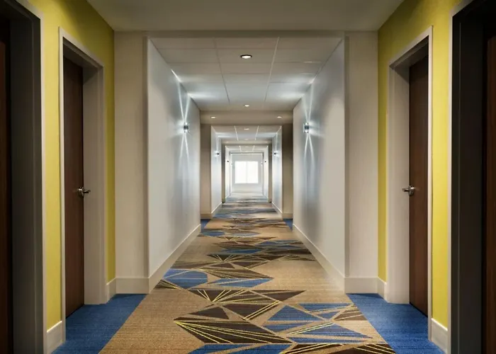 Holiday Inn Express & Suites Heath - Newark By Ihg
