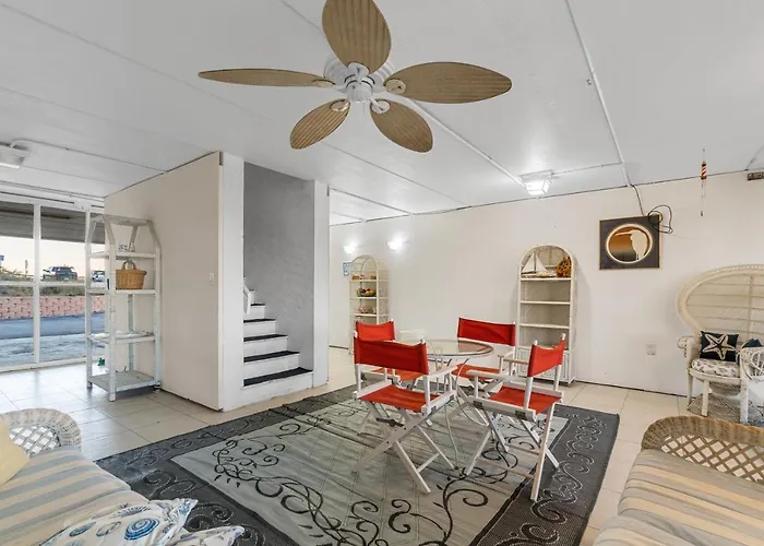 Treehouse Townhome Pensacola Beach