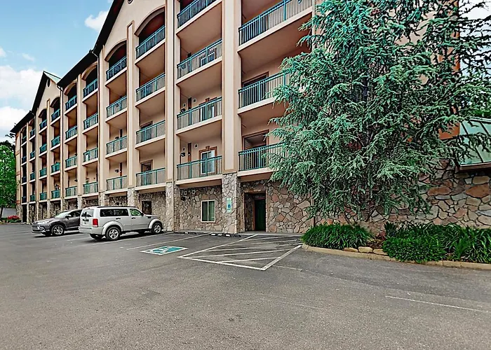 Summit Manor Condos Unit B3052 Gatlinburg