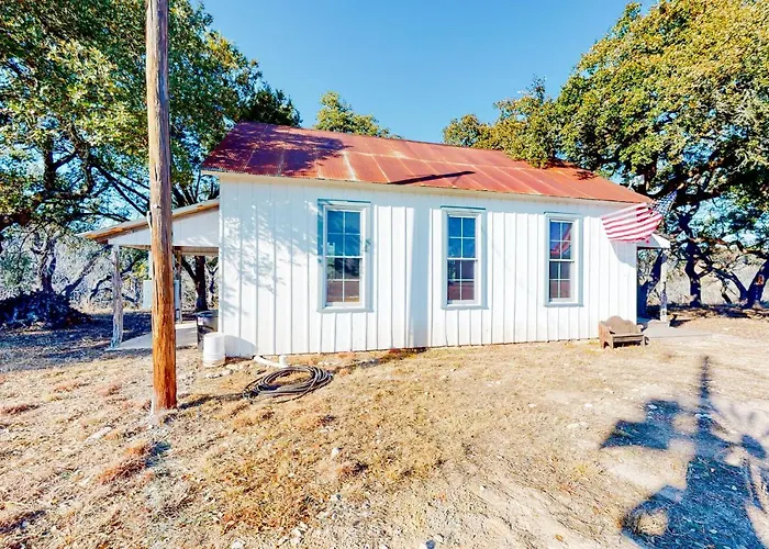 Honey Creek School House Hotel Fredericksburg