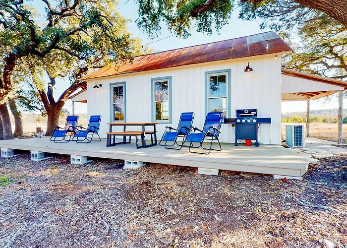 Honey Creek School House Hotel Fredericksburg