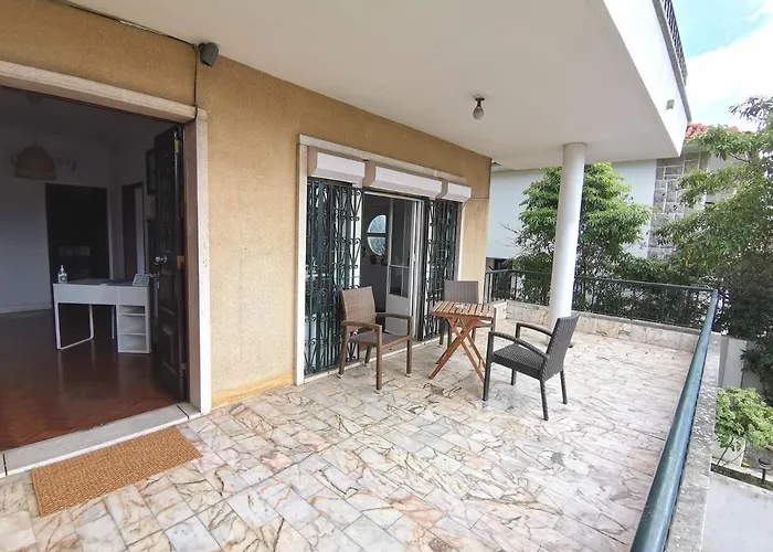 Botanique Guesthouse Cascais