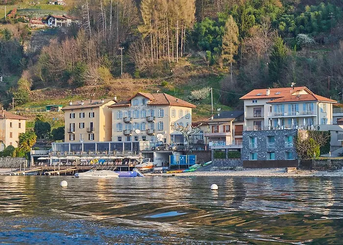Hotels in Lezzeno