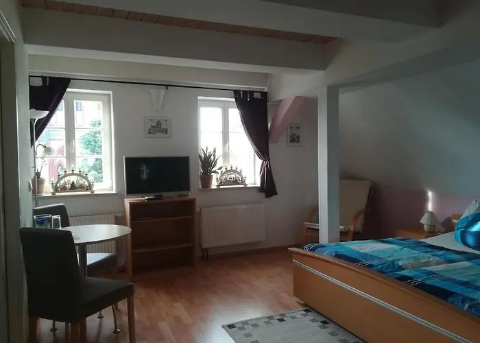 Pension & Ferienwohnung Zum Schmuckgiebel