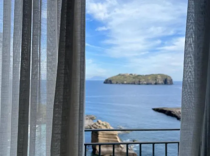 Hotel Mezzatorre Ventotene