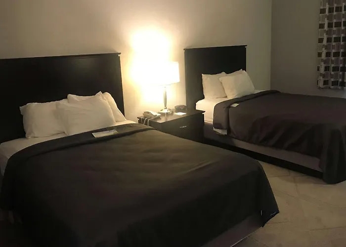 Conneaut Hotels