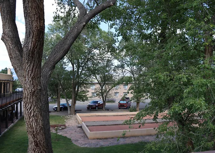 Sagebrush Inn & Suites Taos